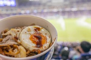 ガンバ大阪　スタジアムグルメ　にんにくマシマシ焼きそば