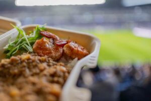 ガンバ大阪　パナソニックスタジアム　スタジアムグルメ　ガーリックシュリンプキーマカレー