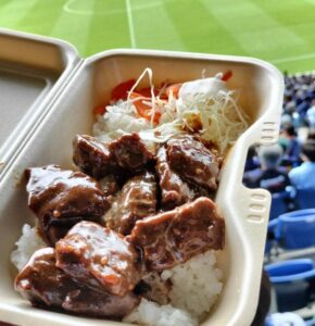 ガンバ大阪　スタジアムグルメ　パナソニックスタジアム　デミグラス牛ハラミ